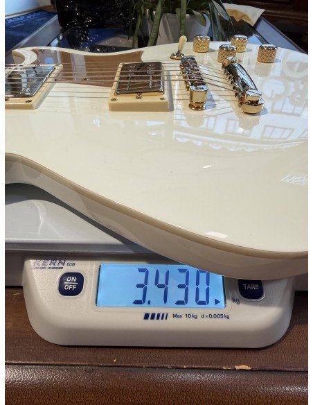 Reverend Guitars Kyle Shutt MKII Ice White B-Stock